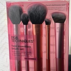 Real techniques face essentials brush set
